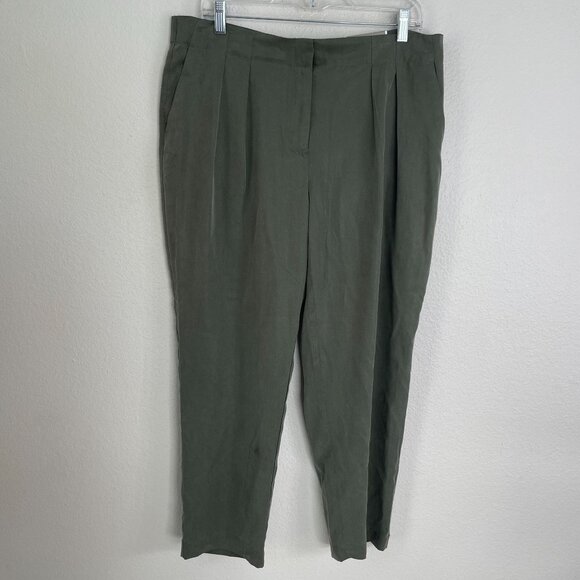 NEW Chicos Womens Medium Soft Tencel Skimmer Pants Fashion Evergreen Pleated - Picture 1 of 9